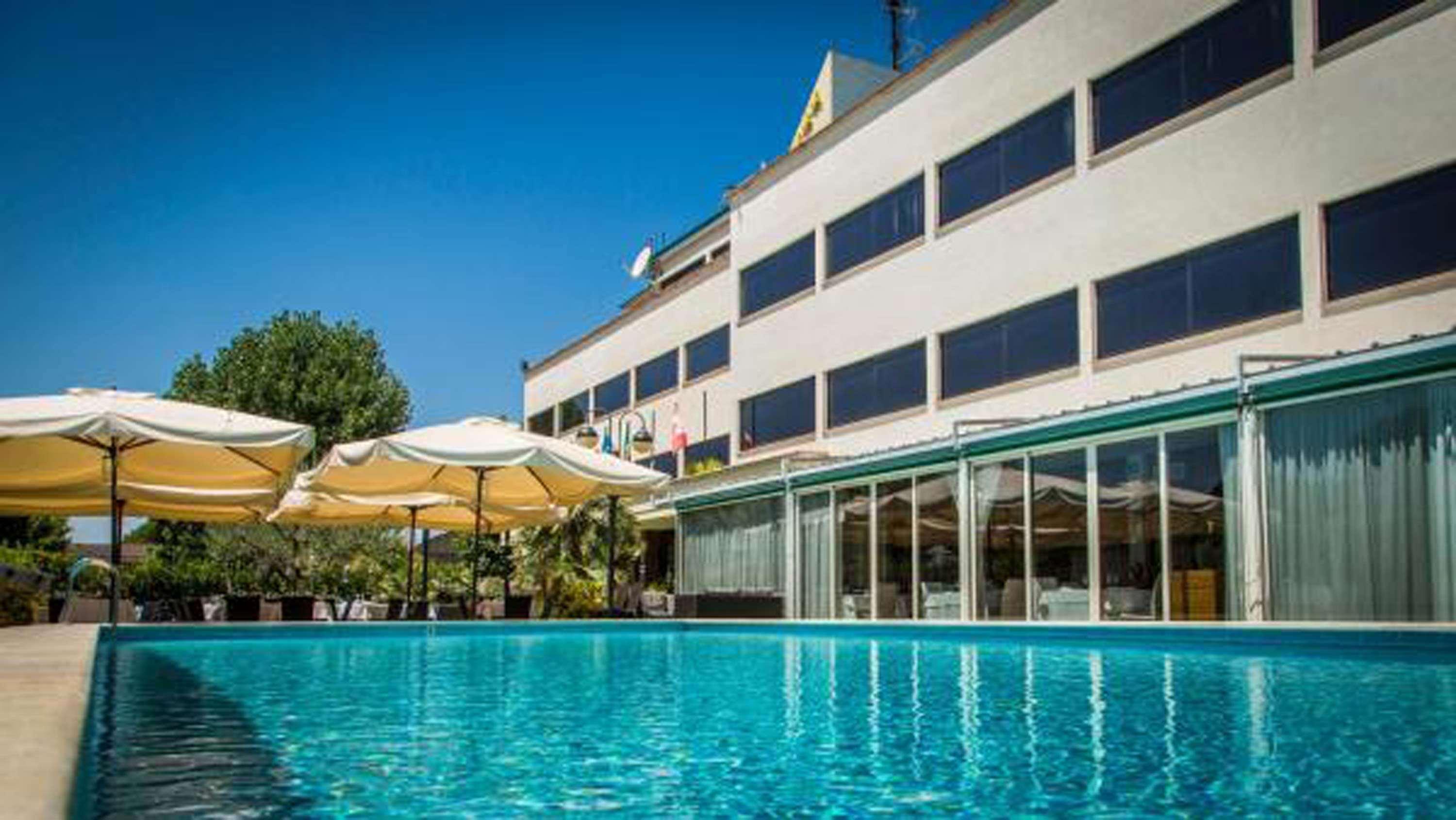 Hotel Cristallo Relais, Sure Hotel Collection By Best Western Тиволи Екстериор снимка
